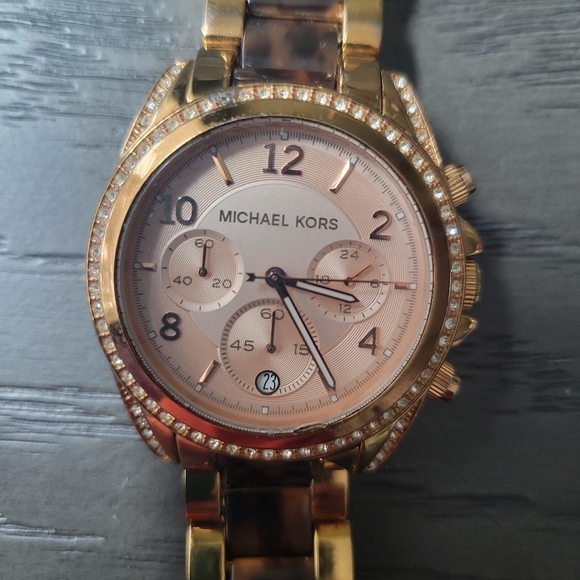 MICHAEL KORS WOMEN'S BLAIR CHRONO DATE ROSE GOLD-TONE/TORTOISE WRIST WATCH - Picture 2 of 8